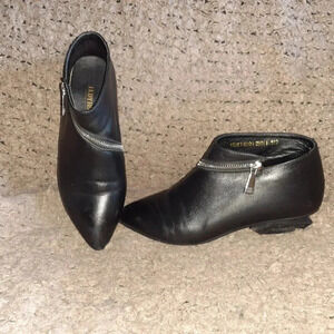 JADYROSE-Geometric Heel-Asymmetrical Zip-Black Leather Booties-Sz 7-Excellent